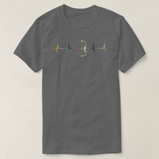 射手用の弓を備えたハートビートアーチェリー Tシャツ (デザイン正面)