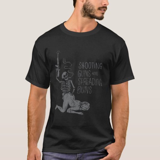 射撃、 発砲銃と拡散バンス Tシャツ (正面)