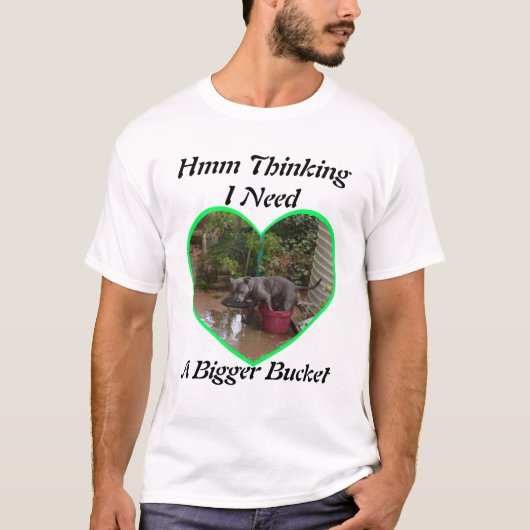 小おもしろいさなバケツに大きな固まりがあり Tシャツ (正面)