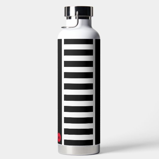 小さいはっきりした赤ストライプモノグラムの白黒 ウォーターボトル (右面)