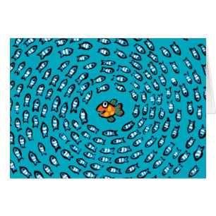 小さいオレンジ魚が付いている青い魚の学校パターン