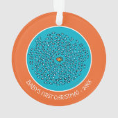 小さいオレンジ魚が付いている青い魚の学校パターン オーナメント (裏面)