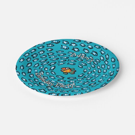 小さいオレンジ魚が付いている青い魚の学校パターン ペーパープレート (アングル)