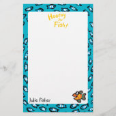 小さいオレンジ魚が付いている青い魚の学校パターン 便箋 (正面)