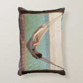 小さいホテルでハンモックに置いている女性 アクセントクッション (正面(垂直))