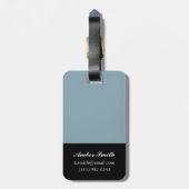 小さいホテルでハンモックに置いている女性 ラゲッジタグ (裏面縦)