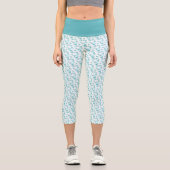 小さいリンクされたティール(緑がかった色)ハートパターン(白) カプリレギンス (正面)