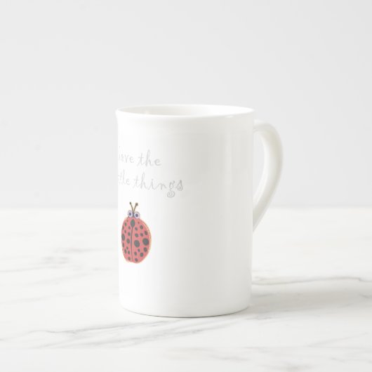 小さい事のてんとう虫を愛して下さい ボーンチャイナマグカップ (正面右)