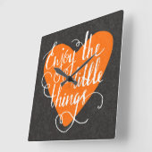 小さい事を楽しんで下さい スクエア壁時計 (傾斜)