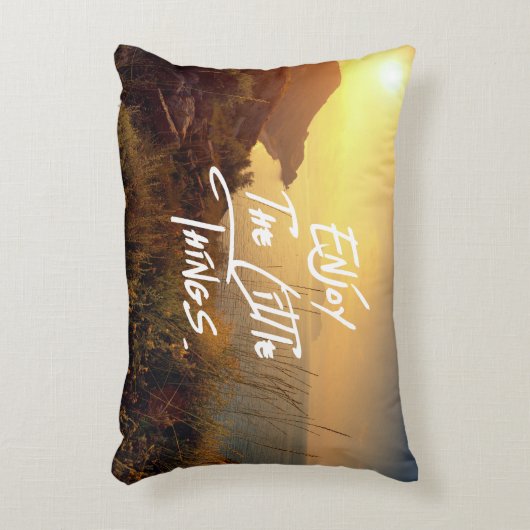 "小さい事"の引用文の日没の海の眺め楽しんで下さい アクセントクッション (正面(垂直))