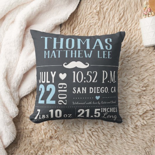 小さい人の口ひげの新生児の男の子の誕生Stats クッション (ブランケット)