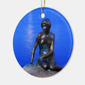 小さい人魚の彫像、コペンハーゲン、デンマーク セラミックオーナメント (左)