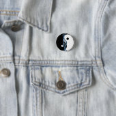 小さい円形は"作りますBPDを汚名なしに!" ロゴPin 缶バッジ (インサイチュ)