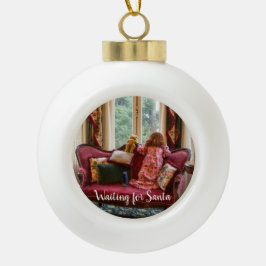 小さい女の子の待っているサンタの陶磁器のオーナメント セラミックボールオーナメント