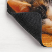 小さい子猫の睡眠 マウスパッド (コーナー)