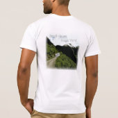 "小さい家。 巨大なヤード"。 RVの熱狂者のTシャツ Tシャツ (裏面)