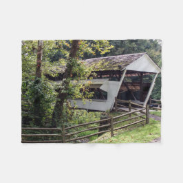 小さい屋根付橋のフリースブランケット フリースブランケット