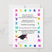 小さい幼児の就学前の卒業の発表 招待状 (正面)