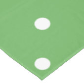 小さい水玉模様パターン：緑 テーブルクロス (アングル)
