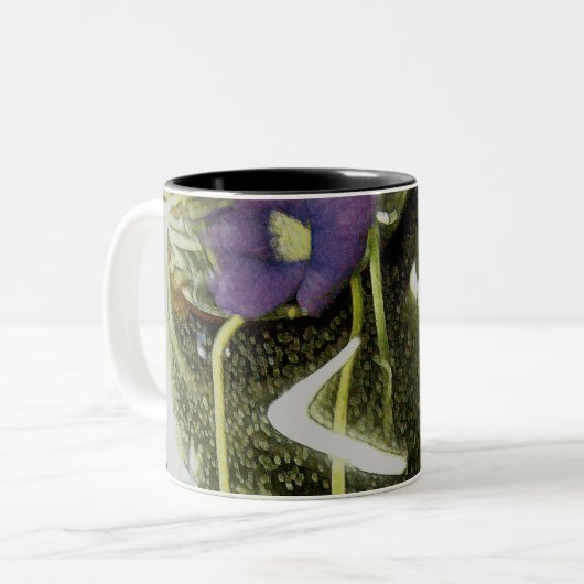 小さい紫色の野生の花のマグのつぼ ツートーンマグカップ (正面左)