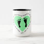 小さい足が余りにありません マグカップ (中央)