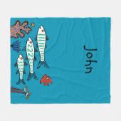 小さい魚を持つ1匹、2匹、3匹の魚および珊瑚 フリースブランケット (正面(横))