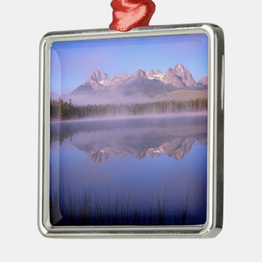 小さいRedfishアイダホの湖の朝 メタルオーナメント (左)