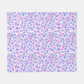 小さくてかわいい白青ピンクの花柄 フリースブランケット (正面(横))