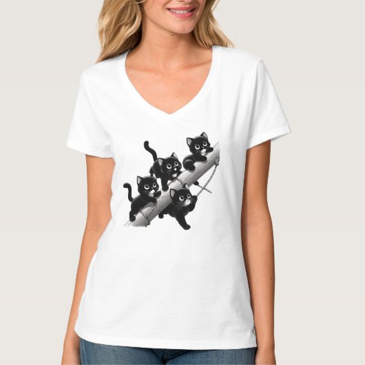 小さくてかわいい黒猫のための美しいデザイン Tシャツ (正面)