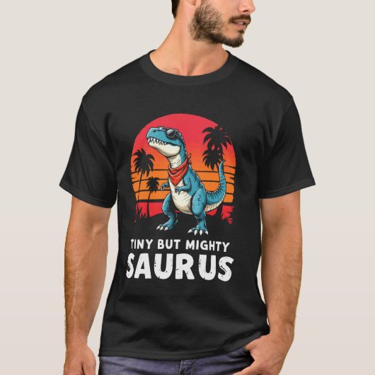 小さくても強いサウルス かわいい恐竜 レトロ Tシャツ (正面)