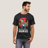 小さくても強いサウルス かわいい恐竜 レトロ Tシャツ (正面フル)