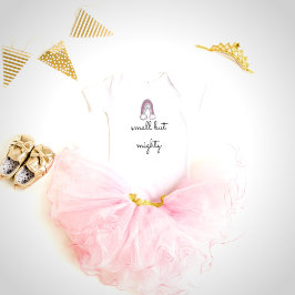 小さくても強いピンクの虹の女の子 ベビーボディスーツ