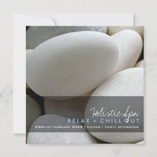 小さく白い小石の写真のモダンなスパのプロモーション 招待状 (正面)