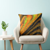 小さく縮んで変形した黄色がかったモザイク クッション (椅子)