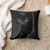 小さく黒い子猫 クッション (ブランケット)