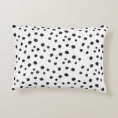 小さく黒い水彩画の抽象芸術の水玉模様 アクセントクッション (裏面)