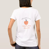 小さなかぼちゃがオレンジ色の灰色の赤ちゃんシャワーAに行く Tシャツ (裏面)