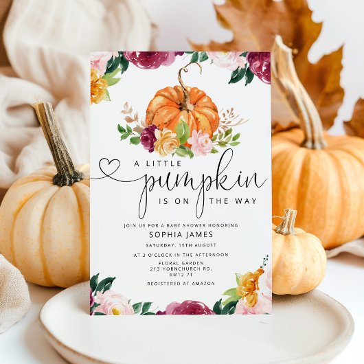 小さなかぼちゃが赤ちゃんシャワーの途中にある 招待状