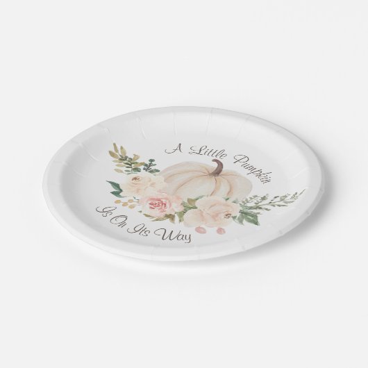 小さなかぼちゃが赤ちゃんシャワーを浴びている ペーパープレート (アングル)