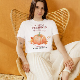 小さなかぼちゃが途中にある秋赤ちゃんシャワー Tシャツ