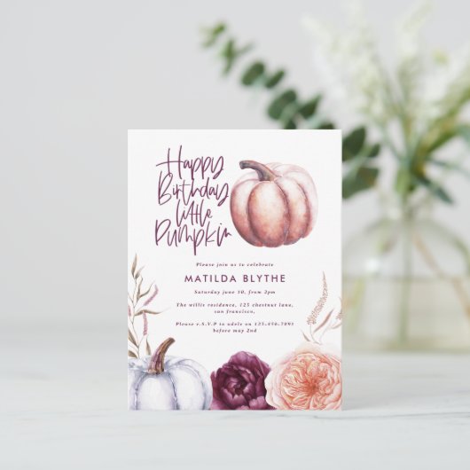 小さなかぼちゃのフローラ秋紫の桃の誕生日 ポストカード (スタンド正面)