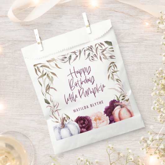 小さなかぼちゃのフローラ秋誕生日パーティー フェイバーバッグ (クリップ留めされた状態)