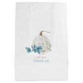 小さなかぼちゃの秋の赤ちゃんシャワー ミディアムペーパーバッグ (裏面)