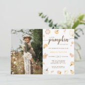 小さなかぼちゃの秋写真ベビーシャワー招待状 (スタンド正面)