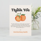 小さなかわいこちゃんがオレンジ色の赤ちゃんシャワーの途中にある サンキューカード (スタンド正面)