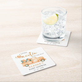 小さなかわいこちゃんがオレンジ色の赤ちゃんシャワーの途中にある スクエアペーパーコースター