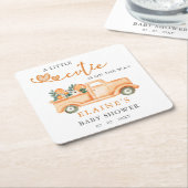 小さなかわいこちゃんがオレンジ色の赤ちゃんシャワーの途中にある スクエアペーパーコースター (アングル)