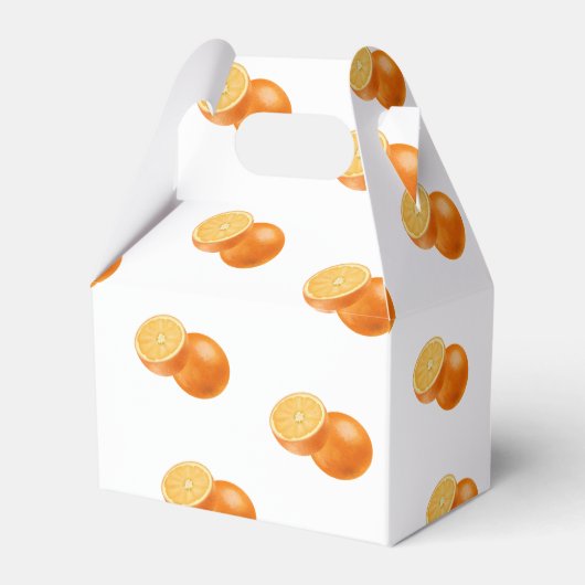 小さなかわいこちゃんがオレンジ色の赤ちゃんシャワーの途中にある フェイバーボックス (裏面サイド)