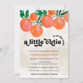 小さなかわいこちゃんがオレンジ色の赤ちゃんシャワーの途中にある 招待状 (正面)
