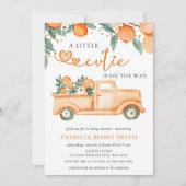 小さなかわいこちゃんがオレンジ色の赤ちゃんシャワーの途中にある 招待状 (正面)